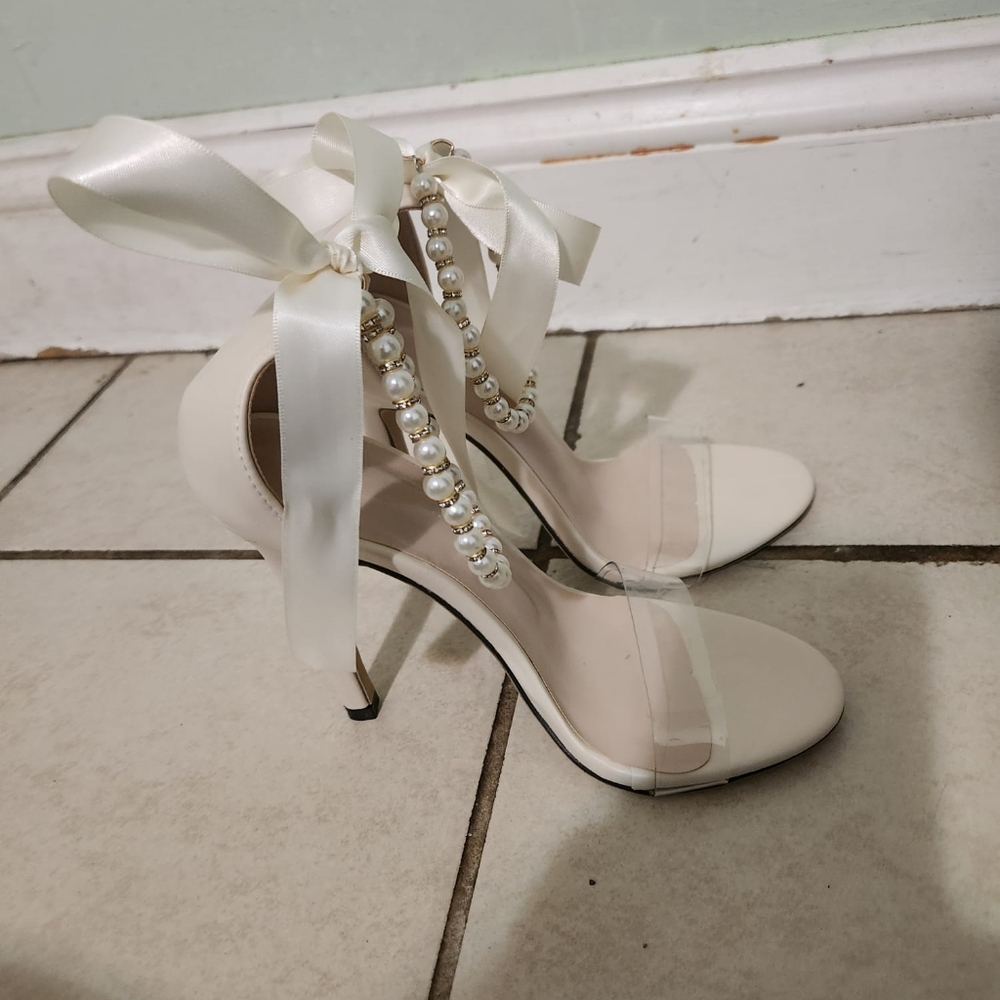 High heels - Picture 2 of 15